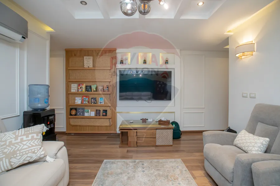 شقة للبيع 190 م لوران (ش عبدالمنعم الدليل)