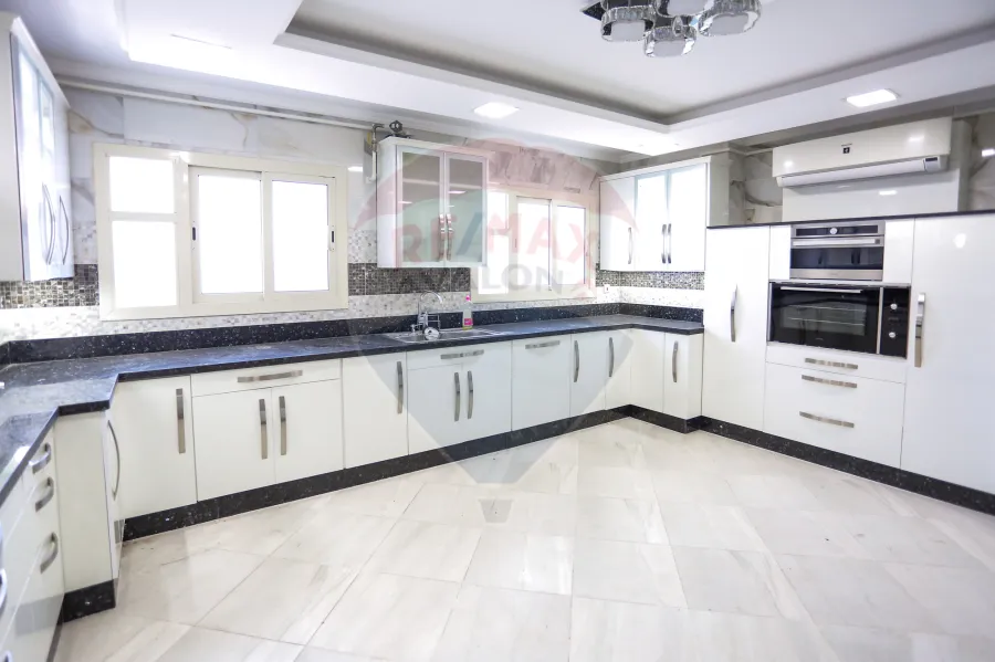 شقة للبيع 526 م سموحة (كومباوند أنطونيادس)