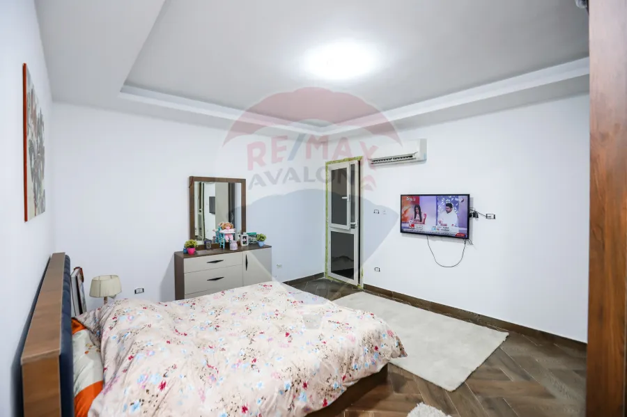 Apartment for sale 160 m Sidi Gaber (Steps from the Sea, Military Hospital)-