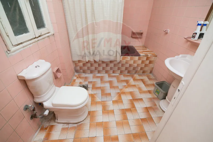 Apartment for sale 140 m Miami (Khaled Ibn Al Walid Street - next to the Hilton Hotel)