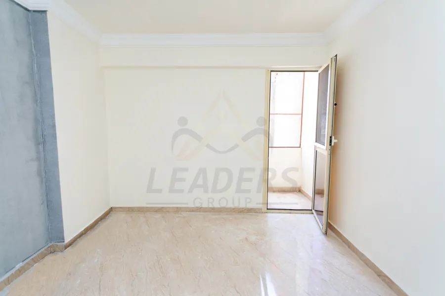 شقة للبيع 135 م جليم (خطوات من الترام)