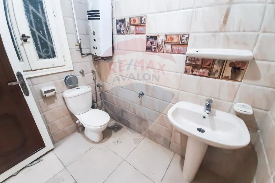 مقر إداري للايجار 160 م ساباباشا ( علي البحر مباشرة )