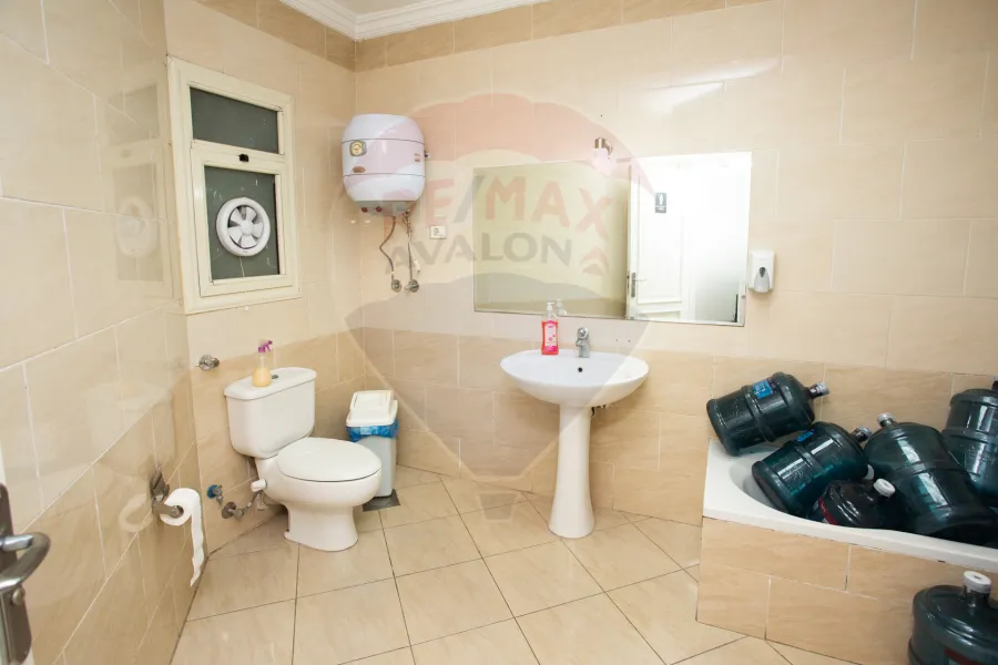 شقة للبيع 175 م سموحة (المربع الذهبي) تصلح سكني او إداري