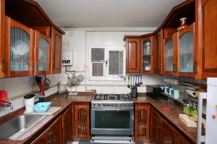 Apartment for sale 170 m Kafr Abdo (Sakina Bint Al Hussein St.)