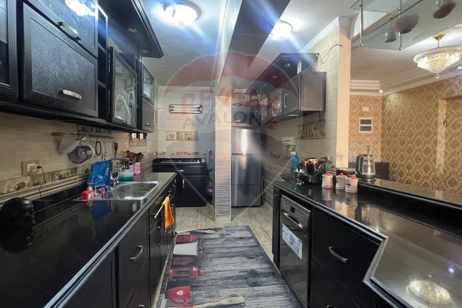 شقة للبيع 265 م  سابا باشا (خطوات من الترام)