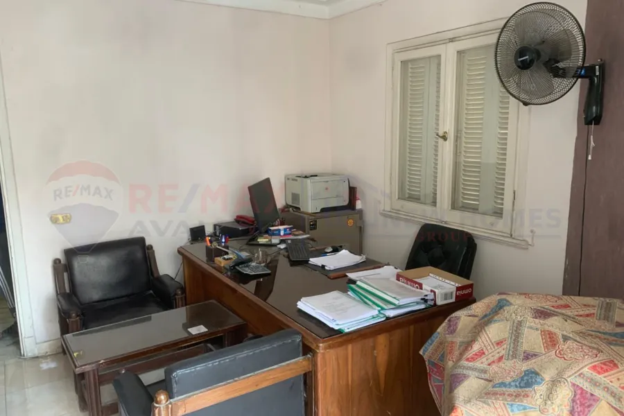 شقة للبيع 106 م سموحة (امام مول زهران)