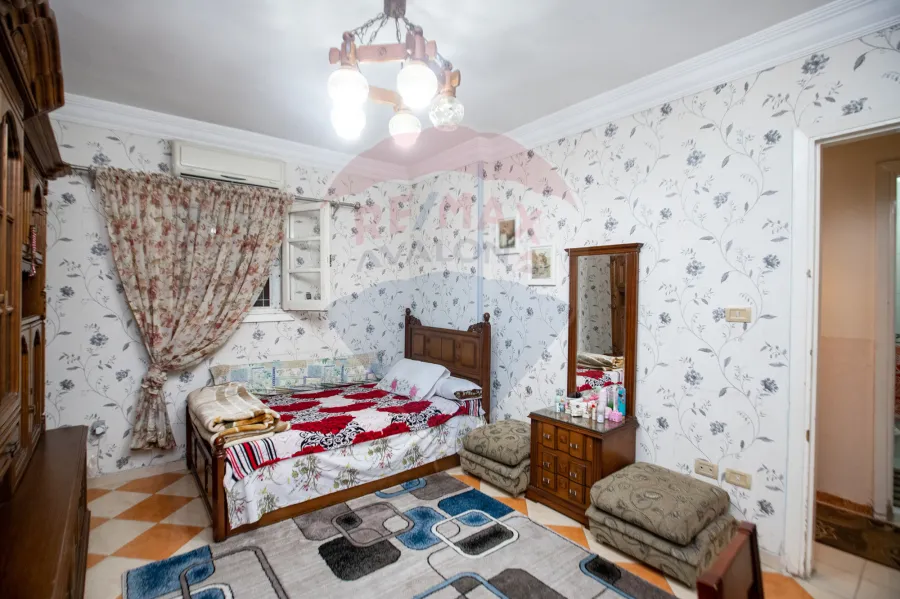 Apartment for sale 150 m Camp Ceasar (Steps from the sea)