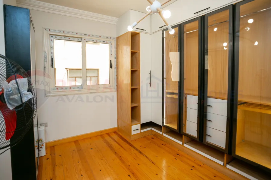 شقة للبيع 146 م لوران (ثاني نمرة من ش ابو قير)