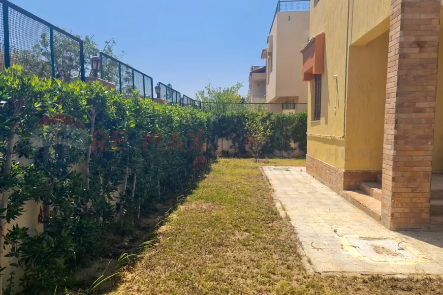 فيلا ستاند الون كورنر للبيع (سيدي كرير ك 40) 400 م