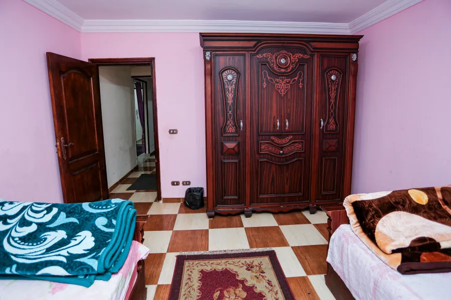 شقة مفروش للإيجار 140 م ميامي ( خلف سنترال ميامي)-