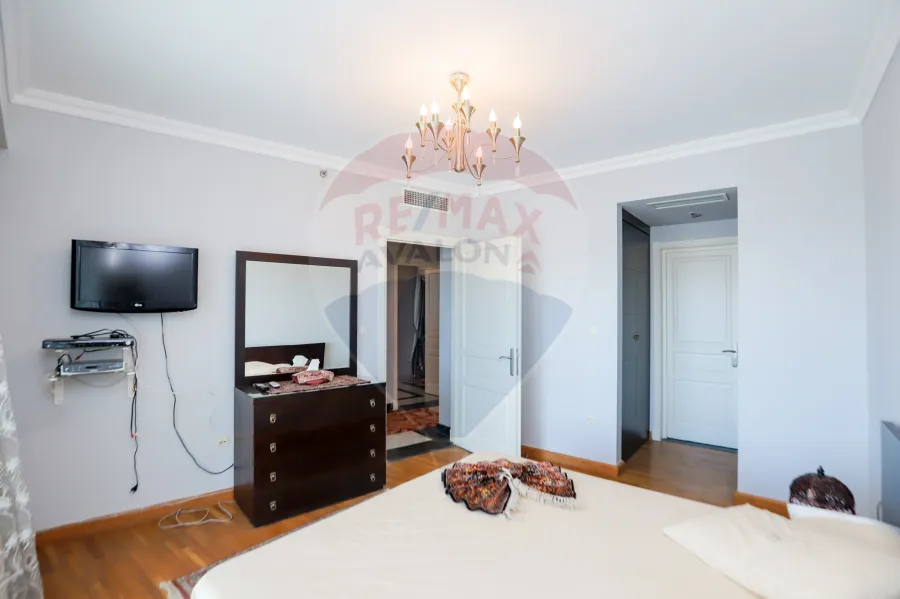 Apartment For Sale 136 m San Stefano (four season)