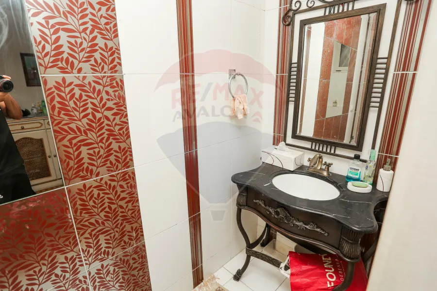 Apartment for sale 400 m Kafr Abdo (steps from al lemby garden)