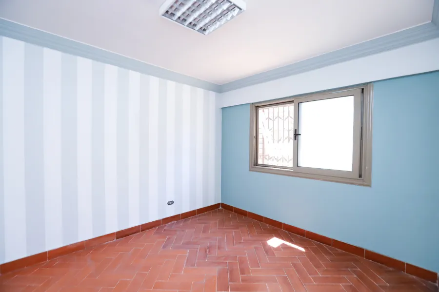 شقة إدارى للبيع 164 م سموحة (ش توت عنخ آمون)