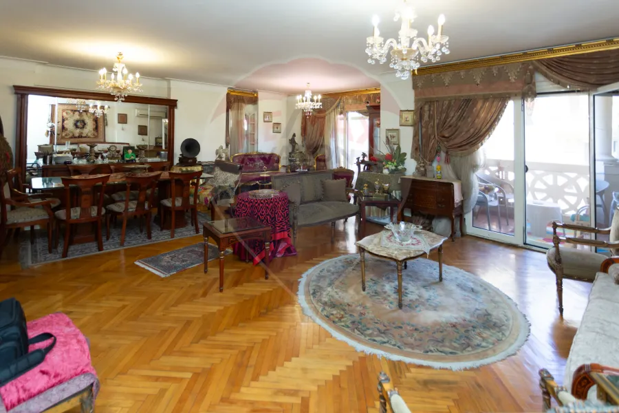 Apartment for sale 240 m Glim (Abdel Salam Arif St.)