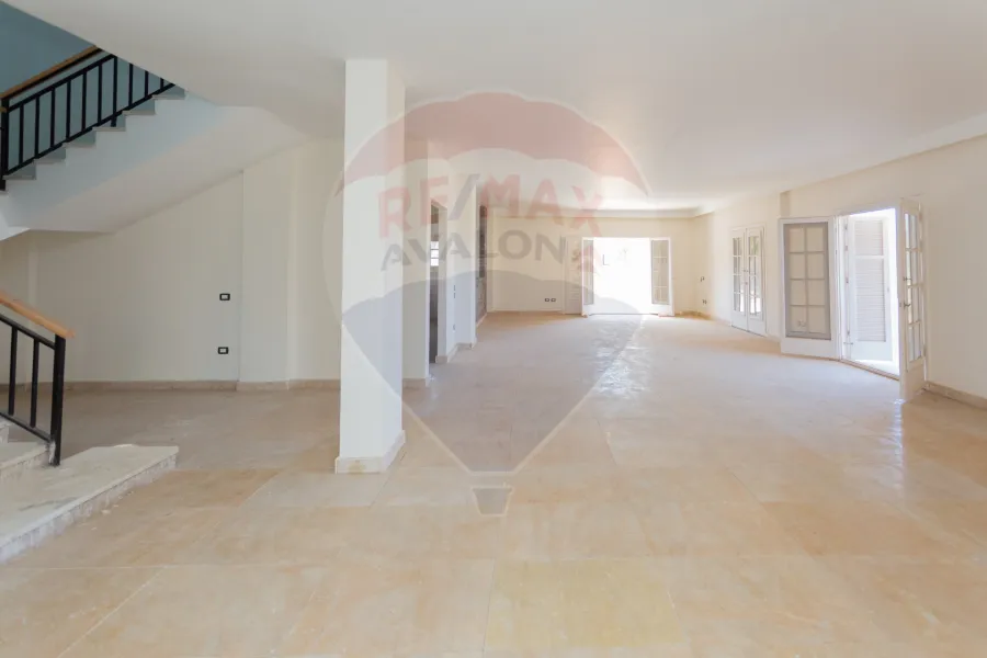 فيلا ستاند الون للبيع 855 م كينج مريوط (برج العرب)