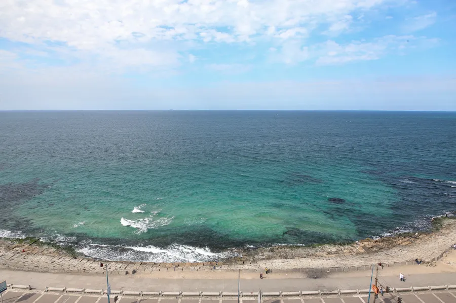 شقة للإيجار180م الإبراهيمية (على البحر مباشرة)