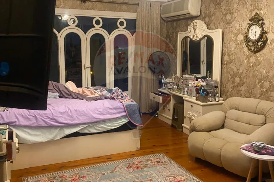 شقة للبيع 235 م رشدي (ش أبوقير)