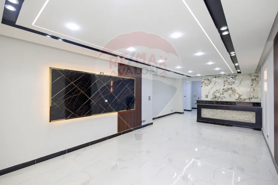 شاليه أرضي + حديقة للبيع الساحل (بالم بيتش)