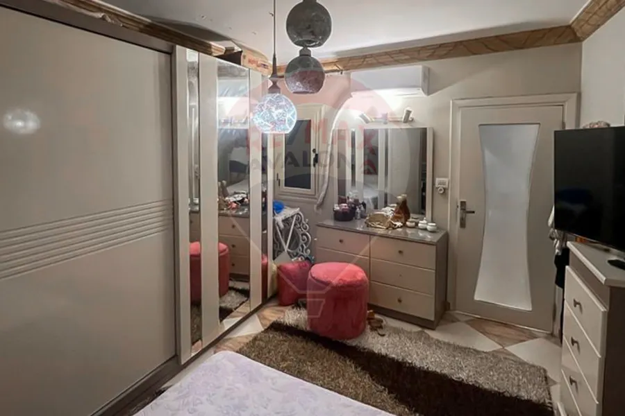 شقة للبيع 110 م سيدي بشر(تاني نمره من البحر)