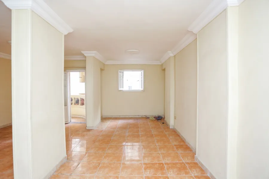 شقة للبيع 118م ميامي (متفرع من ش خالد بن الوليد)