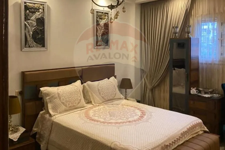 شقه للبيع 120 م كفر عبده (امام مدرسة الفرانسيسكان)