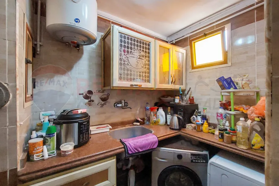 Furnished apartment for rent 100 m Raml Station (steps from Sultan Hussein)