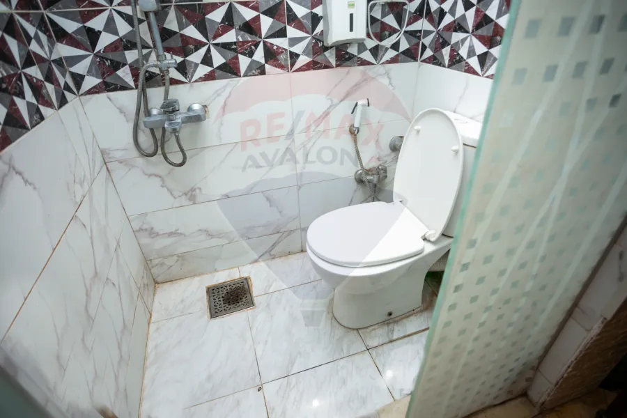 شقة للبيع 125 م فيكتوريا (ش عبد السلام عارف علي الترام)