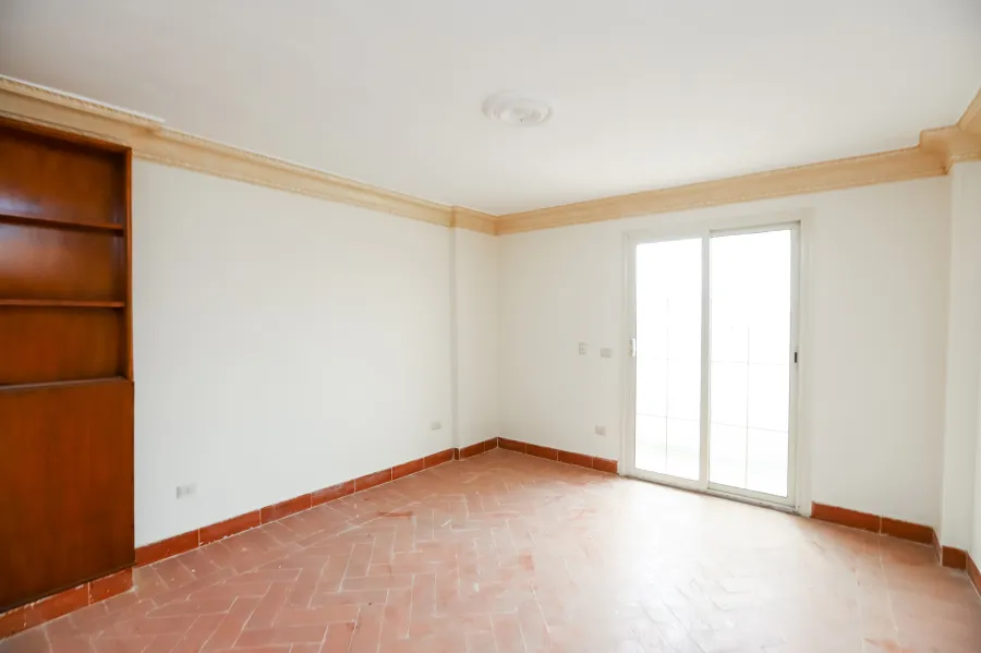 شقة دوبلكس للبيع 425 م لوران ( متفرع من ش الأقبال )