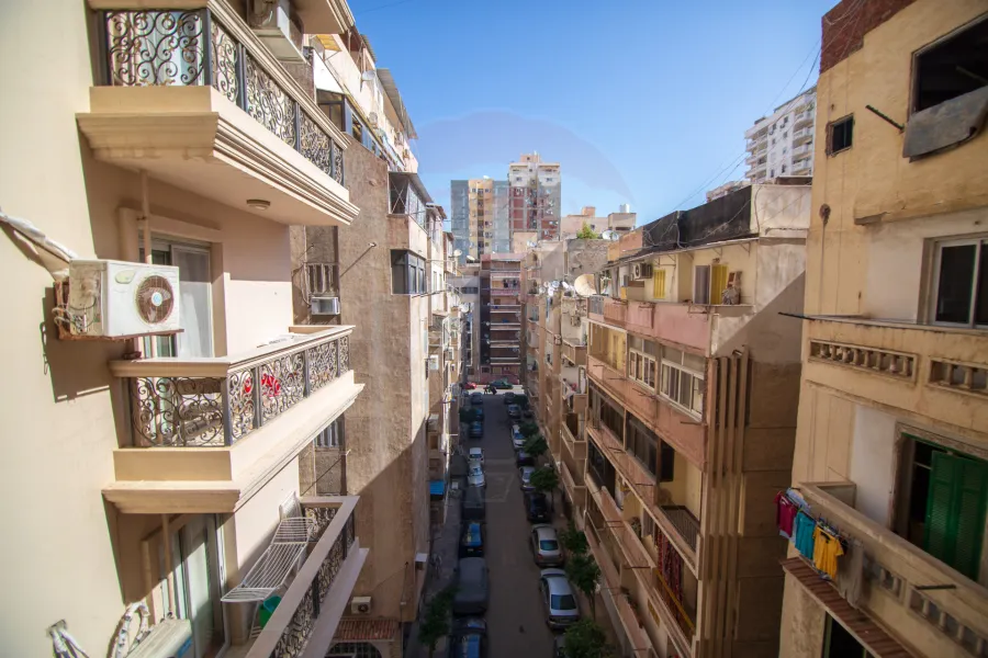 شقة للبيع 242 م جناكليس (عماره السلام انتربيلد )