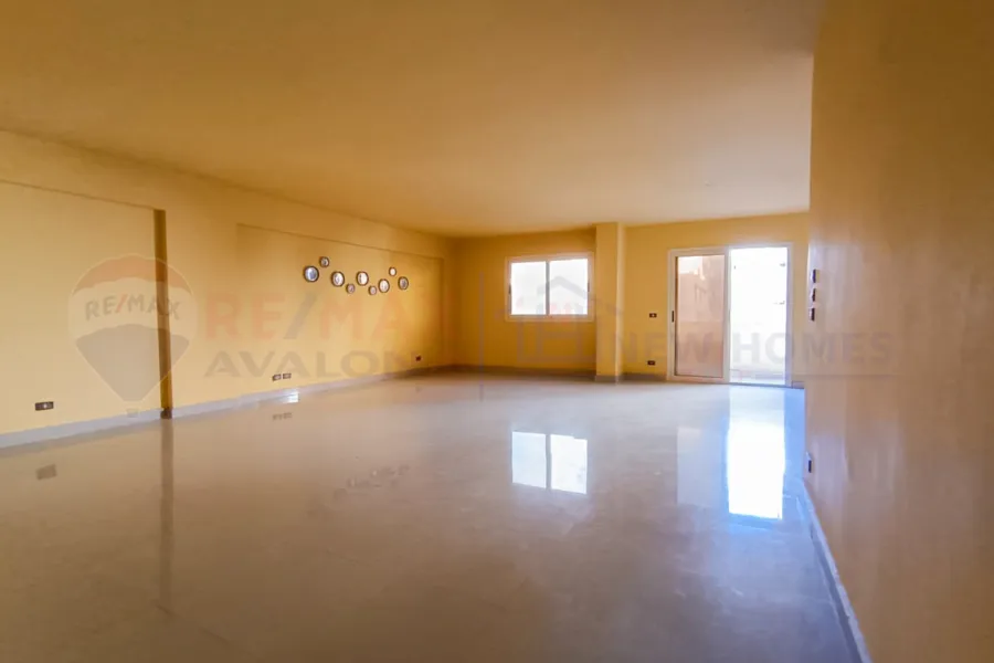 Apartment for sale 210 m Kafr Abdo (Al-Ismailia St.)