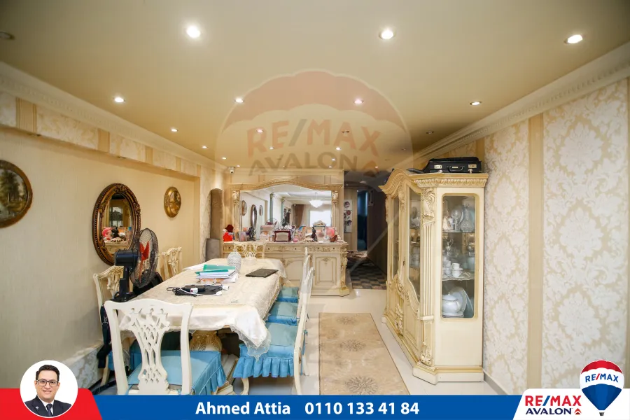 شقة للبيع 190 م لوران (ش عبد المنعم الدليل - خطوات من شارع ابوقير)