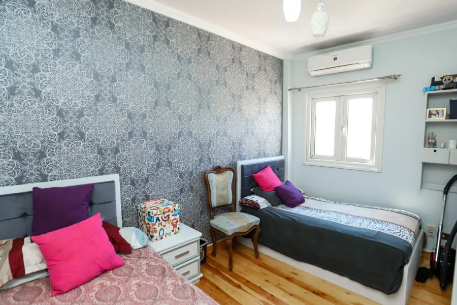 شقة للبيع 136م سموحة (ش فوزى معاذ الرئيسي)