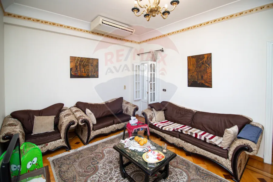 شقه + بنتهاوس للبيع 640 م سموحة (ش بهاء الدين الغتوري)