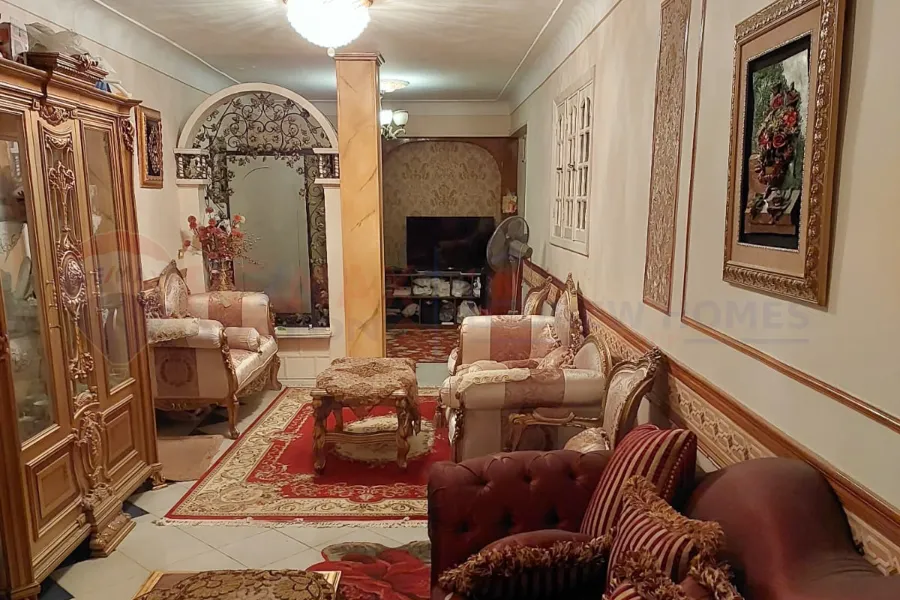 شقة للبيع 135 م جناكليس (ش الاصدقاء)