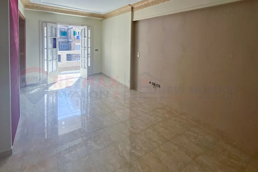 شقة للإيجار 175 م لوران (ش أبو قير)