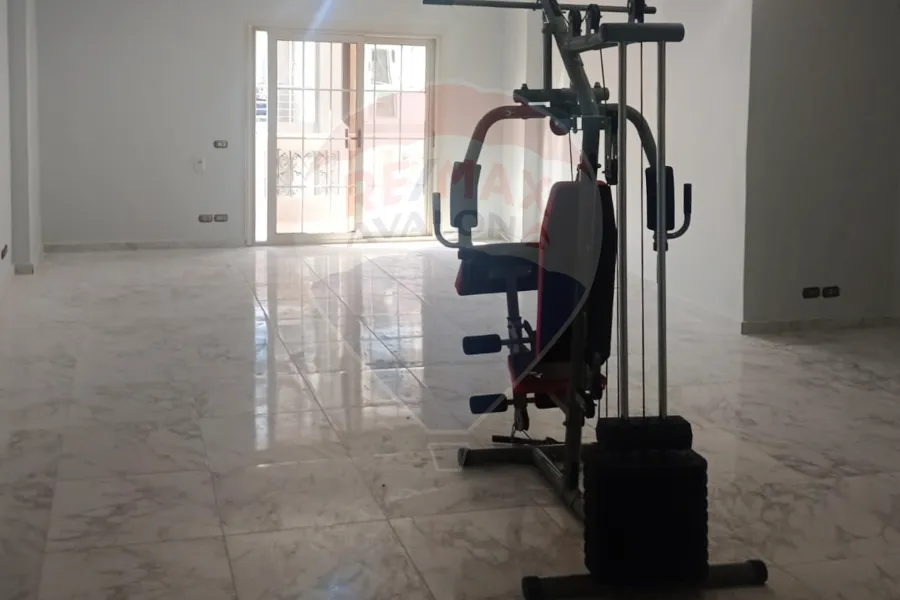 Apartment For rent 200 m Lauran (Sarhank St.)