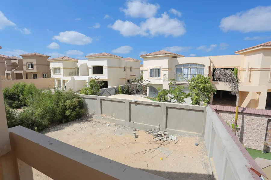 Twin house Ville For Sale 399m King Marriot ( Alex west Compound ) - Semi finished