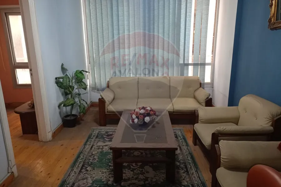 مقر اداري لايجار 105 م مصطفي كامل (علي الترام مباشرة)