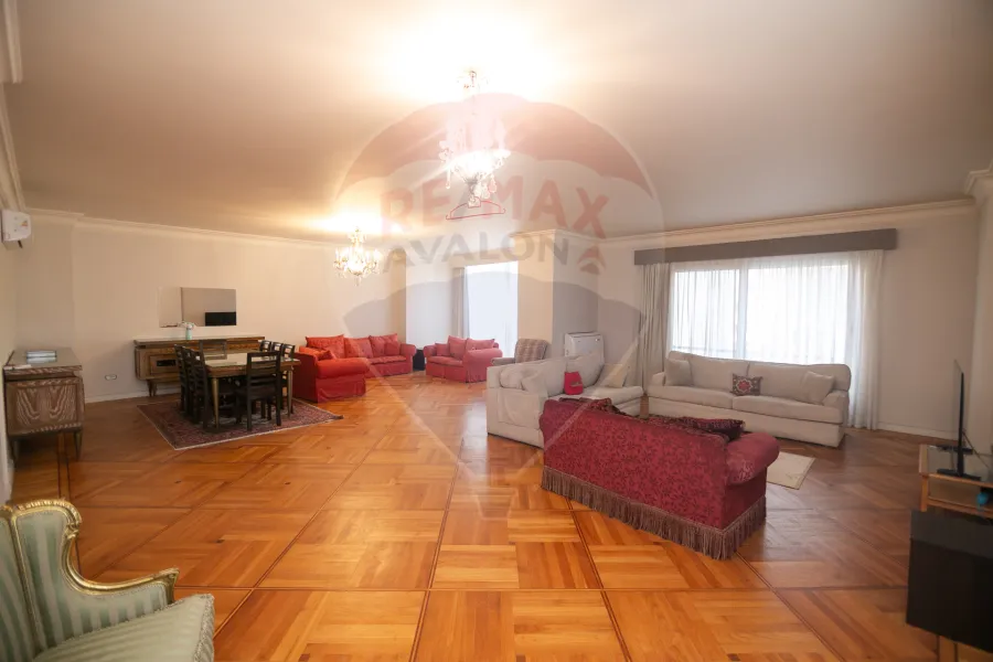 شقة للبيع 334 م  كفر عبده (بجوار British council)