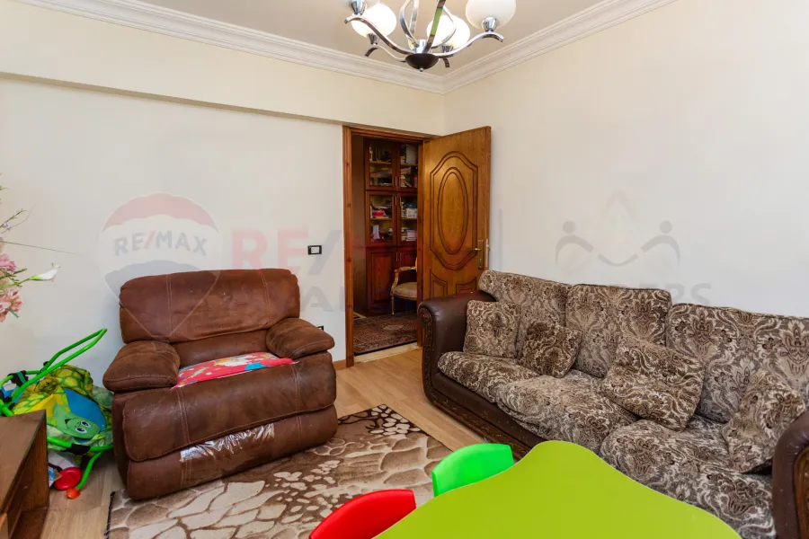 شقة للبيع 177 م سموحه (ش ذكي رجب)