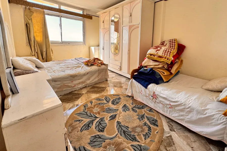 شقة للبيع 140 م  سيدى بشر ( خلف فندق هيلتون كورنيش)