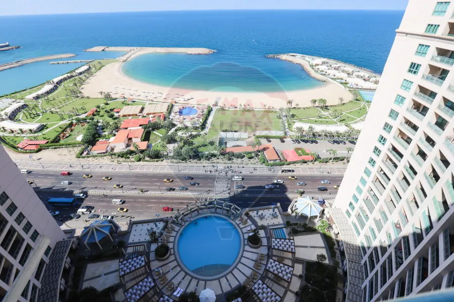 شقة للإيجار 650 م سان ستيفانو (الفورسيزون - علي البحر مباشرة)