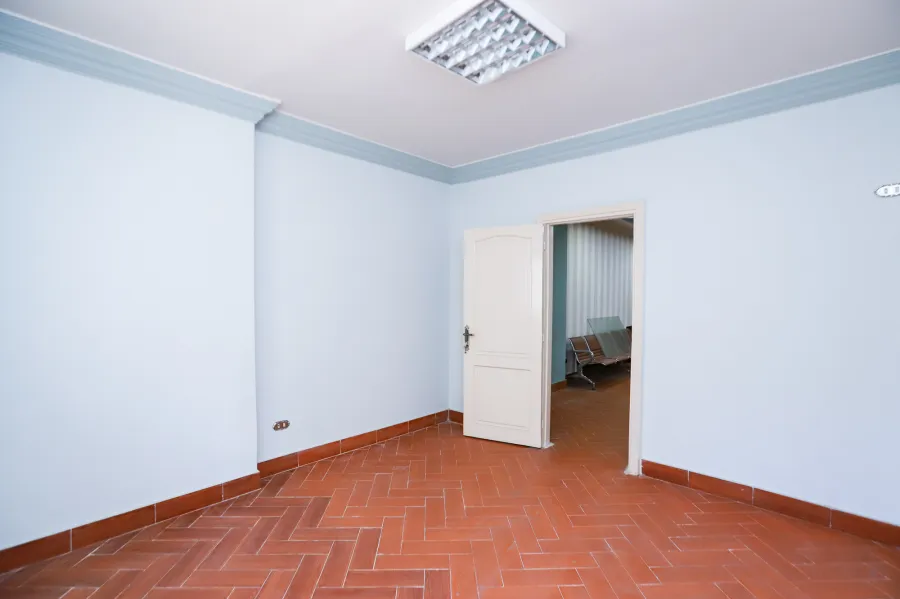 شقة إدارى للبيع 164 م سموحة (ش توت عنخ آمون)