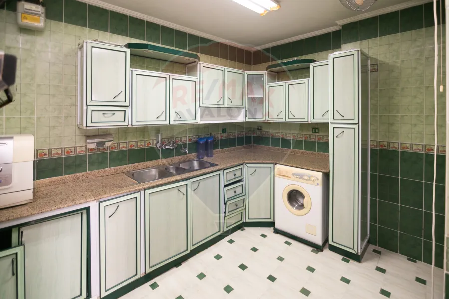 شقة للبيع 150 م العصافرة  (ش جمال عبد الناصر - خلف أسواق الشريف)