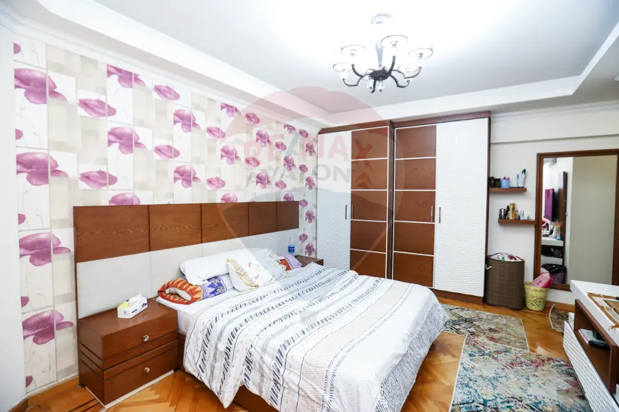 Apartment for sale 249 m Saba Basha ( Directly on the Sea.)