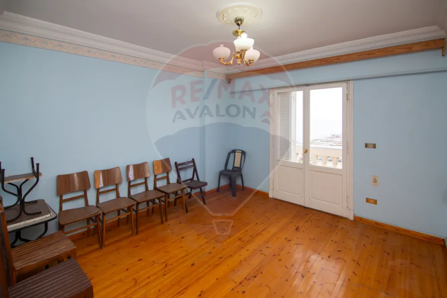 شقة للبيع 280 م ستانلي (خطوات من البحر)