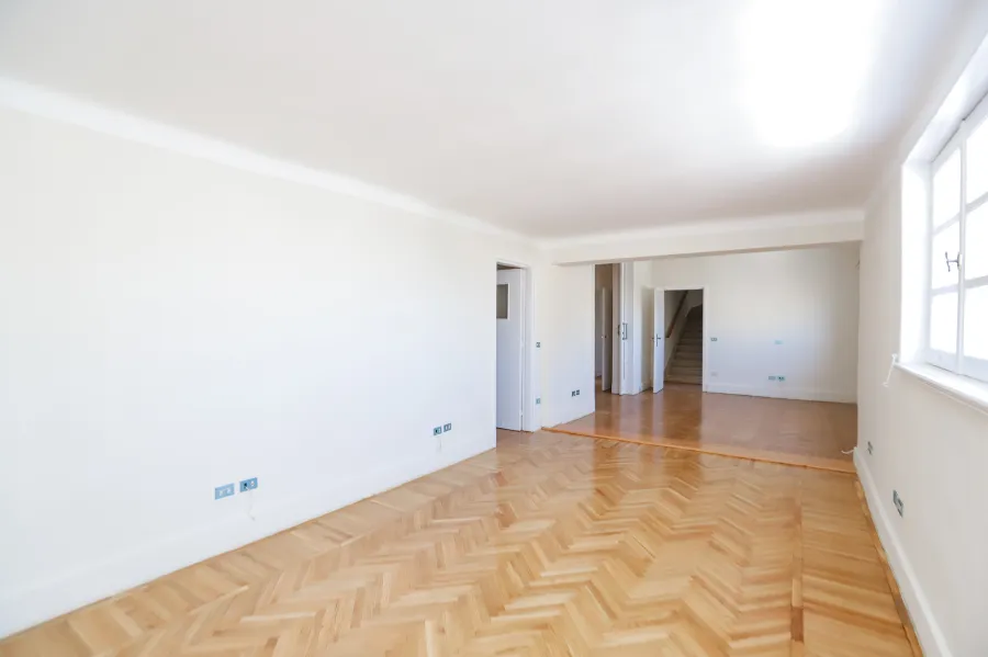 Administrative Unit for rent 500 m Latin District ( Alfraana St. )