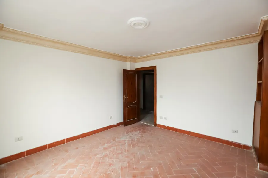 شقة دوبلكس للبيع 425 م لوران ( متفرع من ش الأقبال )