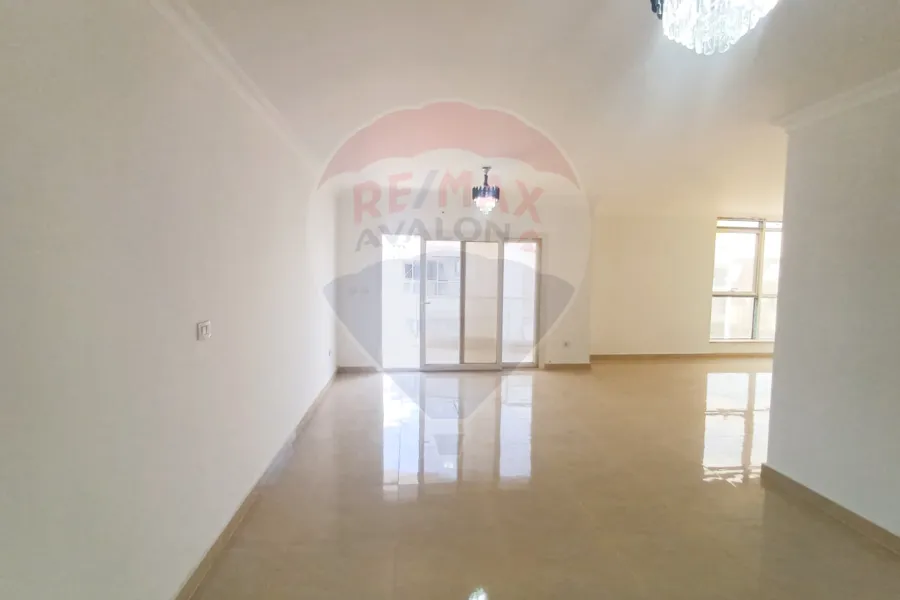 شقة للإيجار 173 م سموحة (جراند فيو)