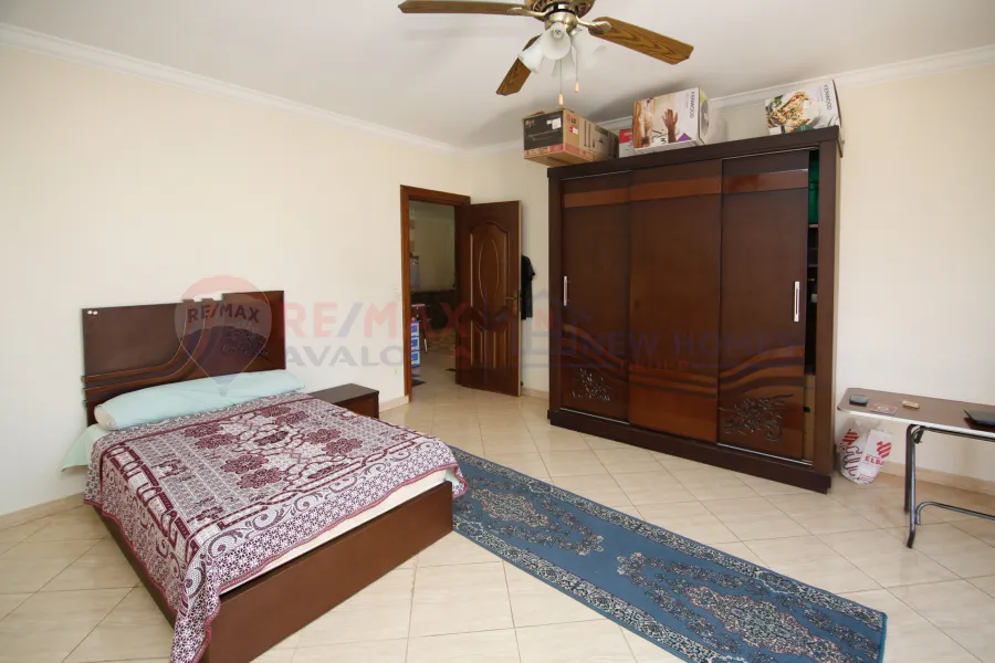 شقة للبيع 450 م سموحة ( ش مصطفى كامل )